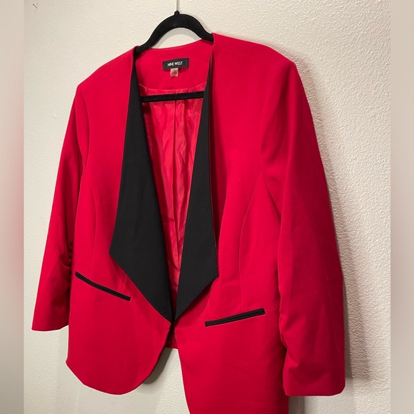 Nine West Blazer Set - Light Pink and Red with Black Accents - Picture 9 of 9